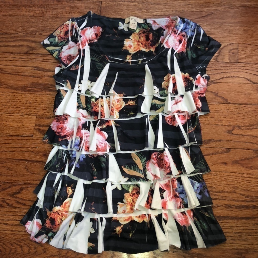 Women’s Ruffle Top - Picture 8 of 13